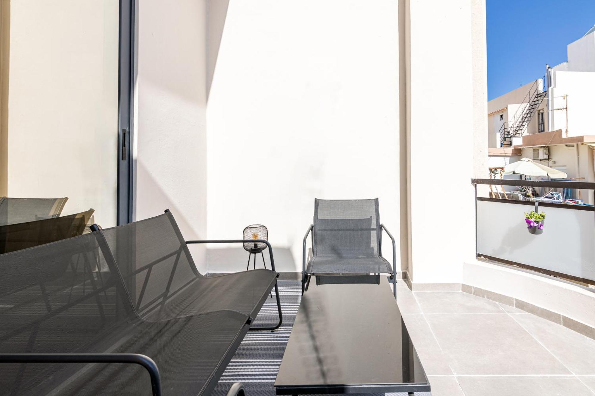 הרקליון Maricool Minimal Spacious Downtown Loft מראה חיצוני תמונה